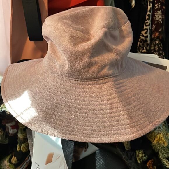 Janelle sueded bucket hat NWOT - Picture 5 of 5